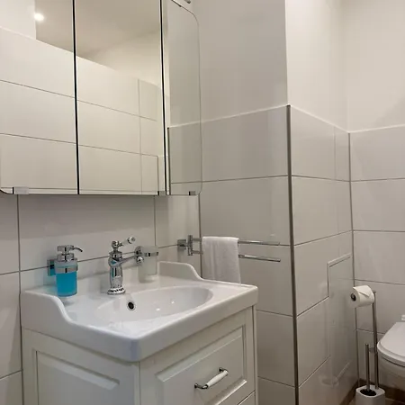 Luxus-loft Mit Sauna, Freistehende Badewanne, Balkon, Stellplatz Lägenhet *