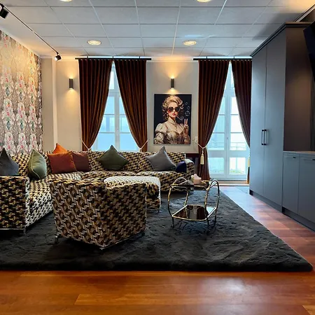 Luxus-loft Mit Sauna, Freistehende Badewanne, Balkon, Stellplatz