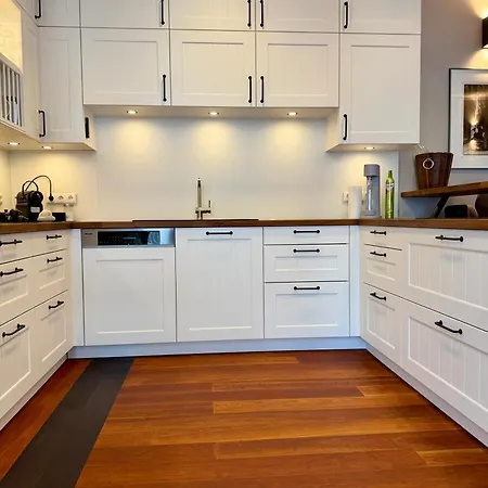 Luxus-loft Mit Sauna, Freistehende Badewanne, Balkon, Stellplatz *