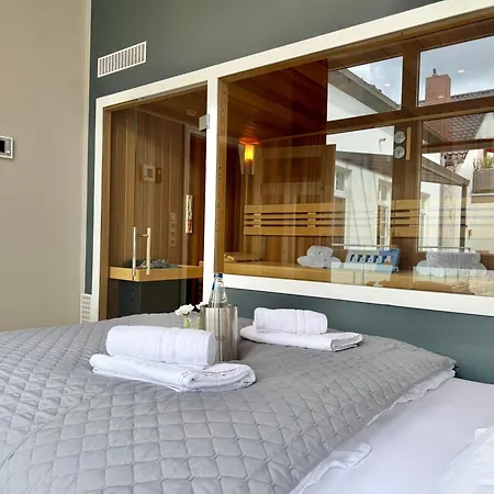 Luxus-loft Mit Sauna, Freistehende Badewanne, Balkon, Stellplatz * Oldenburg