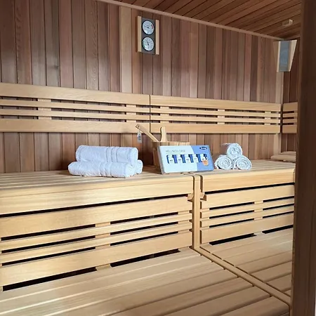 Luxus-loft Mit Sauna, Freistehende Badewanne, Balkon, Stellplatz Lägenhet Oldenburg