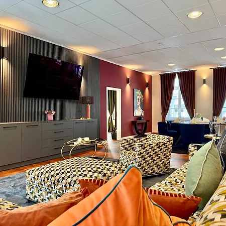Lägenhet Luxus-loft Mit Sauna, Freistehende Badewanne, Balkon, Stellplatz *